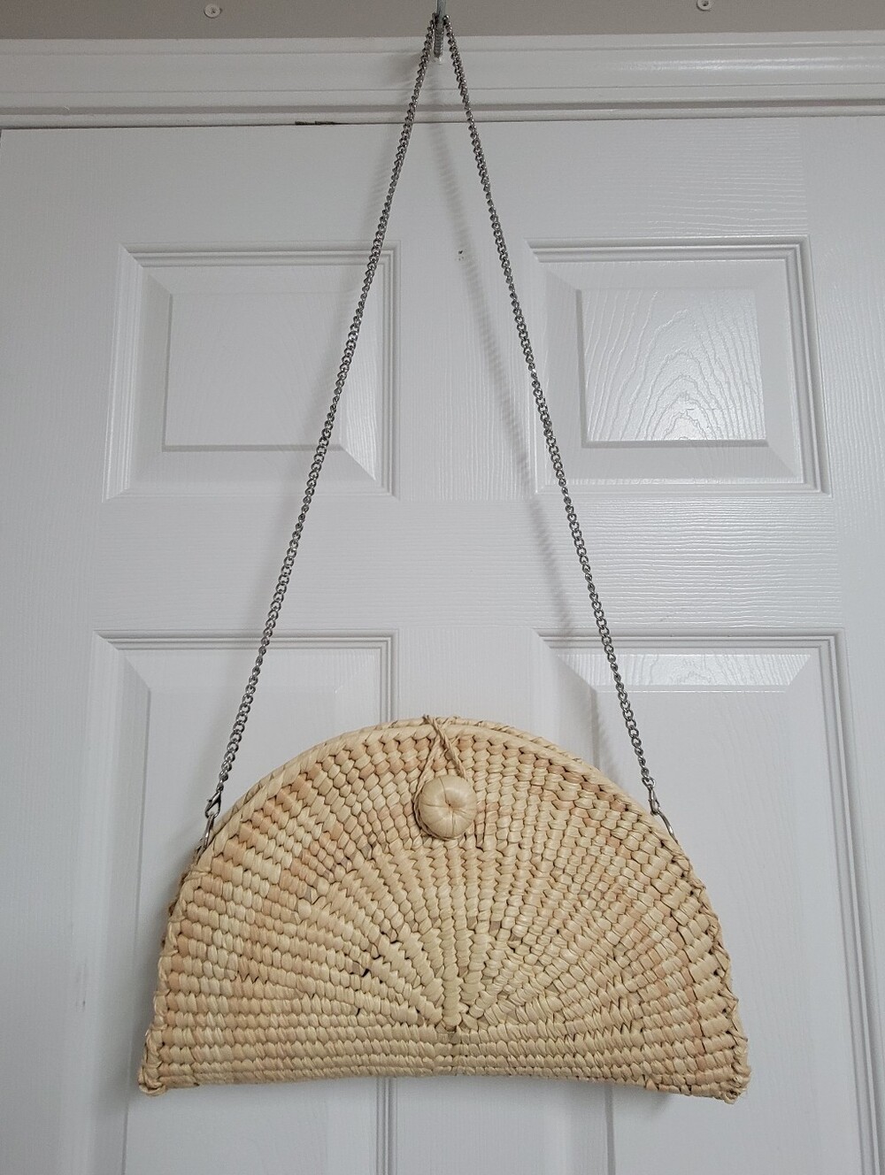 Alma Woven Half-Moon Straw Clutch - Natural. - Picture 13 of 15
